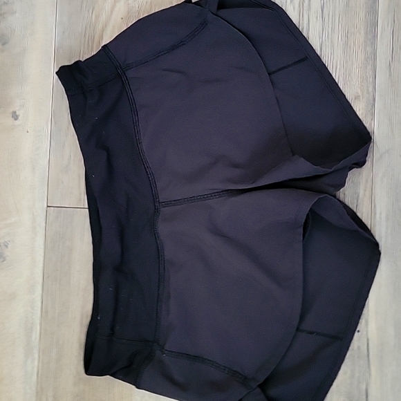 Lulu shorts - Picture 1 of 2